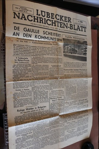 Altes zeitungsblatt - altes,